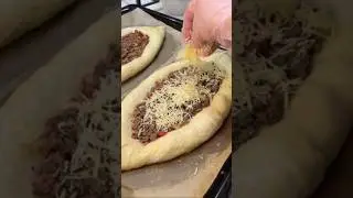 Пиде -Турецкие лодочки с мясной начинкой  и с сыром.
