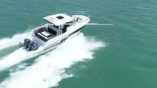 Jeanneau Leader 12.5: 40-foot outboard