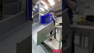 Pallet Lifter For De-Boxing