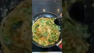 super healthy breakfast - scrambled eggs with broccoli