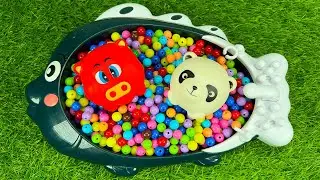 Colorful Ball Cascade: Watch Vibrant Orbs Fill Every Mold!