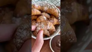 Mini Croissants with a side of Nutella make the perfect snack!🥐🍫 #minicroissants #easyrecipes