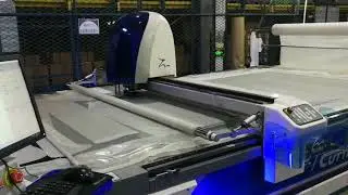 new model    cnc cutting machine working on composite foam
