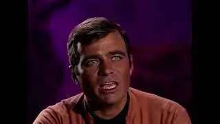 Star Trek - Zefram kisses 