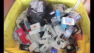 Znalazlem st tel kom,iphones,samsung,nokia #śmietnik #śmieci #hasiok #rupiecie #wystawki #prl