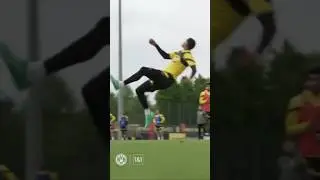 Kick it like Haller 😳