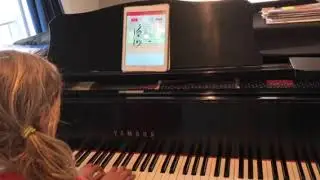 Evie plays Note Quest