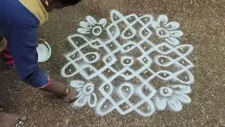 Unique Rangoli design with 5 dots| Star sikku kolam|Small rangoli for beginners