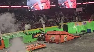 Hot Wheels Monster Trucks motor bikes tricks summer 25