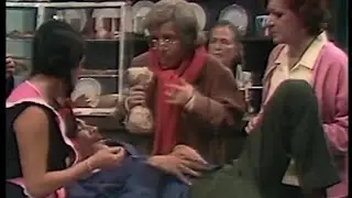 El Chavo del Ocho [Doctor Chapat&iacute;n]: La indigesti&oacute;n (1972)