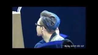 2014 GDTYSR HK Fans Meeting - Game (GD listening to game rules)
