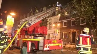 [GROSSEINSATZ DER FEUERWEHR LEVERKUSEN] - Ausgedehntes Feuer in der Brandruine 