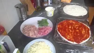 Homemade pizza in 5 seconds - time lapse