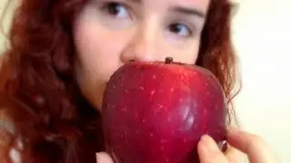ASMR Apple Eating (Close Up Triggers, Crispy, Crunchy, Wet Mouth Sounds, No Talking)