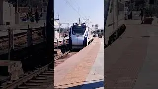 Vande Bharat express || वंदे भारत एक्सप्रेस 😍😍 #shorts #train
