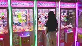 Arcade Wooden Cabinet Plush Doll Prize Toys Claw Crane Machine Manufacturer #clawmachine #wholesale