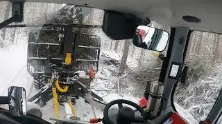 Valtra 154 .  Kesla.  Drive in city. Unloading biomass. GoPro . Cabin View