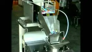 MACCHINA CONFEZIONATRICE VERTICALE PER PASTA.mp4