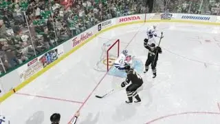 NHL&reg; 18 Poke Check Post and in Radalov Online Ranked