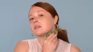 Routine d&eacute;tox avec le Gua Sha Jade