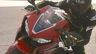 Honda CBR1000RR Fireblade (SP) 2017 - motortest MotoMe