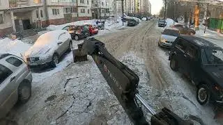 Сериал строилка.Продолжаем долбить лед на дороге на ул Строителей.