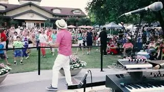 Walter Suhr and Mango Punch outdoor show
