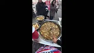 POV Selling | Hot Dish Distribution & Customer Interaction | Real-Time Vendor Rhythm