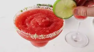 Try This Frozen Strawberry Margarita Before The Summer Ends