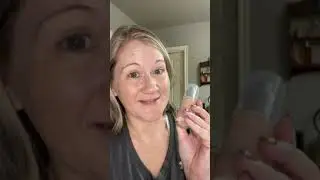 A moisturizing foundation with a smooth coverage