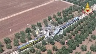 Drammatico scontro tra treni in Puglia, ci sono vittime