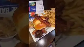 What I Ate At Dave And Busters 😋🔥 #shorts #food #daveandbusters