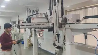 Luna's Hi-More Injection Moulding Machine Robot STV700