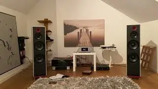 CH Precision i1  , Stenheim Alumine 3, Meridian 808v6 Nordost Frey 2 / QB8 / QX4,IKEA malm table