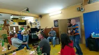 Ansambel Jarica- Pod Poncami (Lojze Slak)