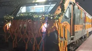 Newly Inaugurated Sealdah - Banaras Amrit Bharat Express Passing Lc Gate with full Speed 