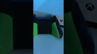 THIS is The 20th Anniversary Xbox Controller!