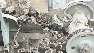 Jaw Crusher Crushing Hard Stones | Heavy Machinery Stone Crushing Process
