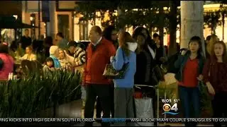 Shoppers Hunting For Black Friday Deals