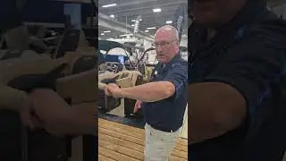 Ознакомьтесь с модельным рядом лодок Barletta 2026 года на стенде SkipperBud's на выставке Milwau...