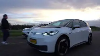 Dragrace Volkswagen ID3 vs Volkswagen ID4