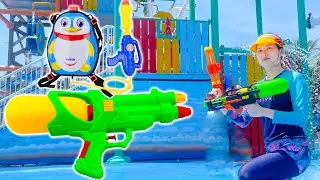 Changcady chơi ở công viên nước, tìm thấy rất nhiều súng phun nước thú vị