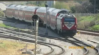 קטר 759 מושך קרונות DD בכניסה לחניה בתחנת הרכבת חיפה מזרח כניסה למסילה צדדית