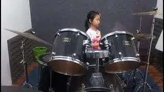 Sister Grace Belajar Maen Drum 🥁💪🏽💪🏽🔥🔥