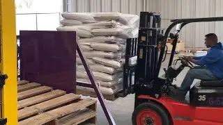 Bagging System with Palletizing Robot for Livestock Feed