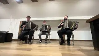 POLSKA HELIGONKA - KONRAD JURASZ - Siadła pszcz&oacute;łka 