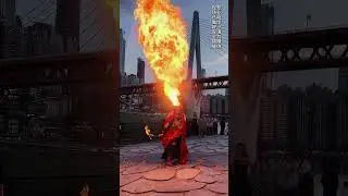 The lad performs Chinese Kung Fu on the street#chinesetheatre #shorts