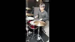 ขอบคุณพี่เติ้ล มือกลองแบ็คอัพ Maiyarap และอีกมากมาย มารับหัวกระเดื่อง Low Boy Beaters ไปใช้งานครับ