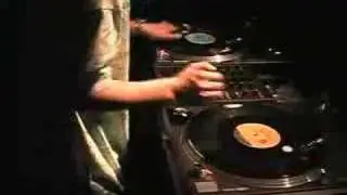 DJ Zoe Routine (2003 DMC JAPAN FINAL 2nd Place)