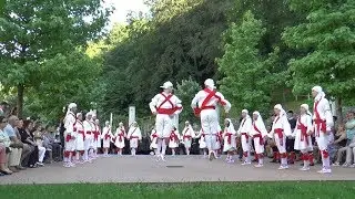 Bezperak, arrats otoitzak, bordon-dantza eta aurreskua San Joan Egunean